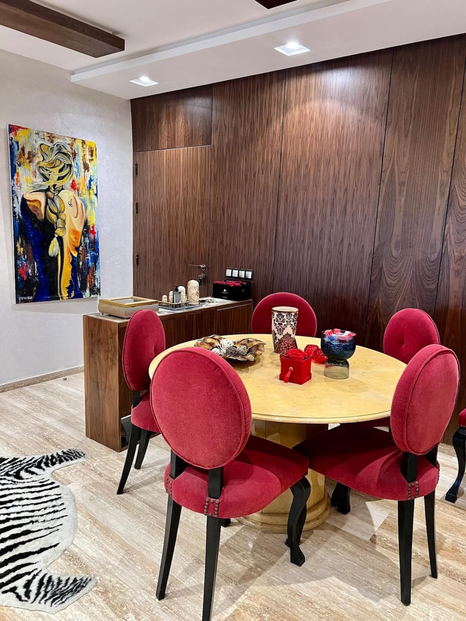 Living room, Food and drinks, Dining area