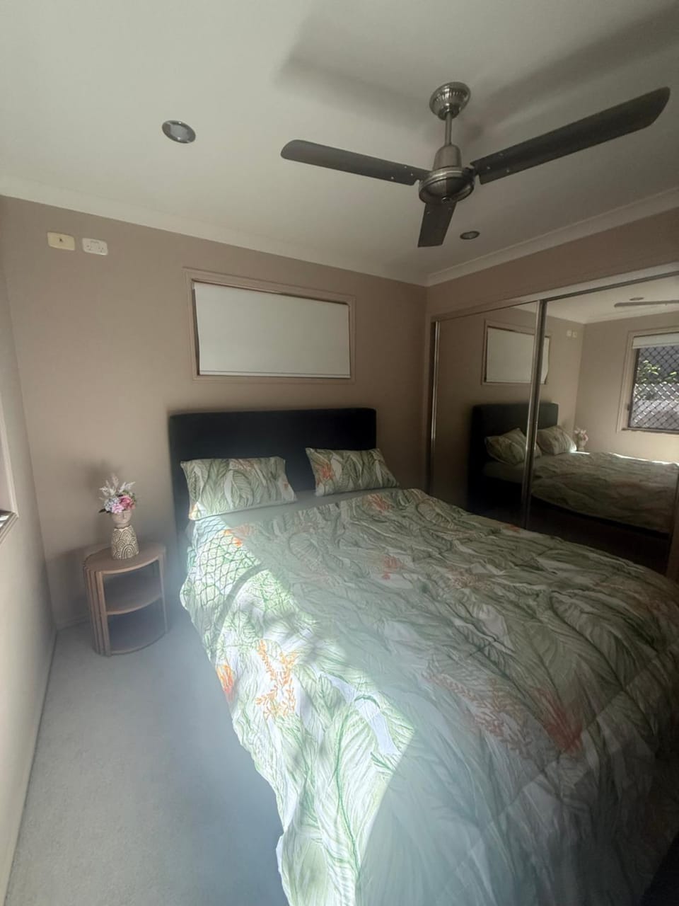 Serene Glen Eden Retreat Ground Floor in a shared property Vacation rental in Gladstone