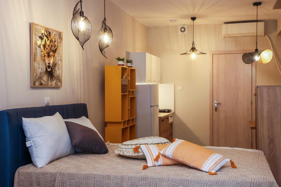 Kitchen or kitchenette, Bedroom, kitchen
