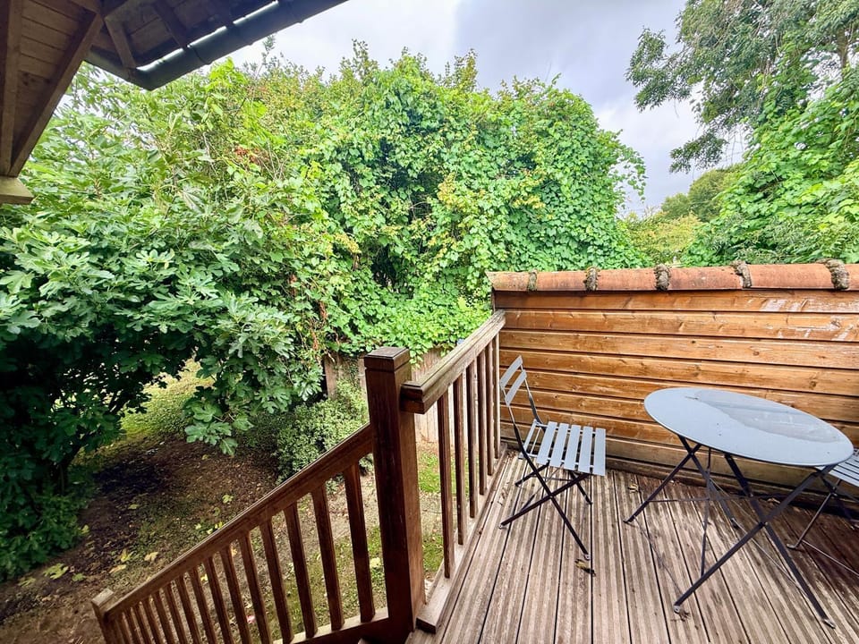 Balcony/Terrace, Garden view