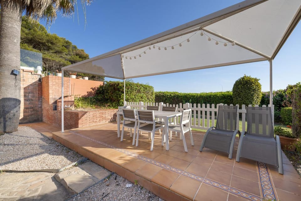 Mora Beach House in Costa Daurada