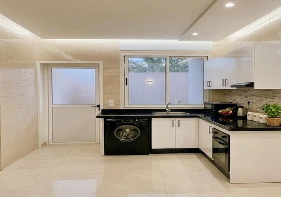 Kitchen or kitchenette, kitchen