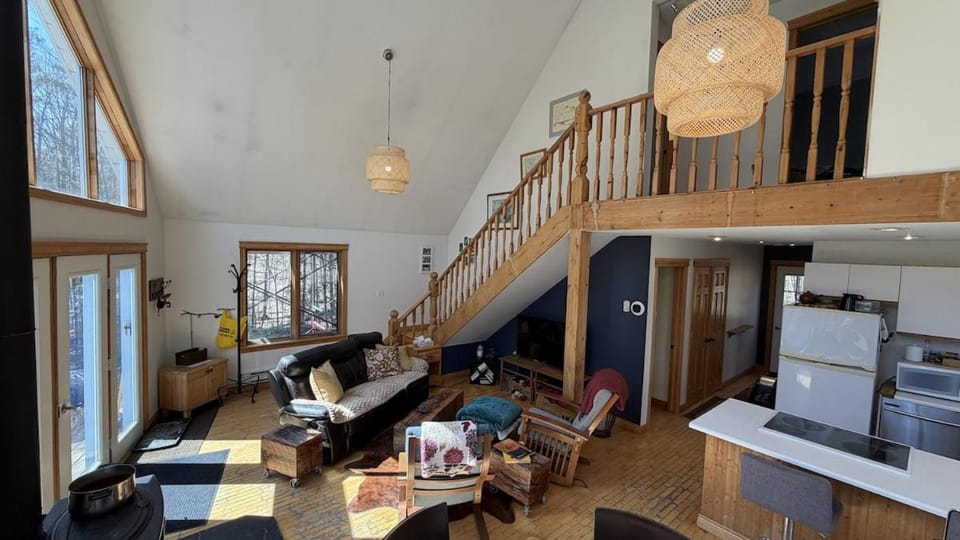 Beautiful cottage in Maberly on Rainbow lake House in Rideau Lakes