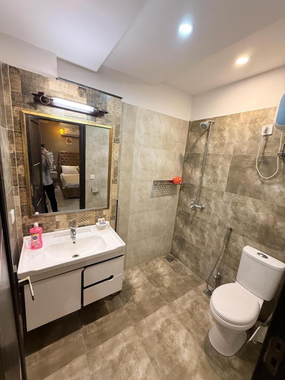 Luxury Apartment Facing Eifel Tower Building Apartment in Lahore