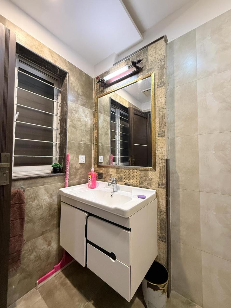 Luxury Apartment Facing Eifel Tower Building Apartment in Lahore