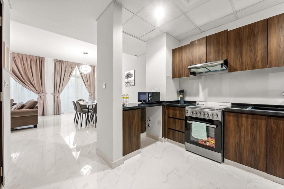 Free housekeeping visits during your stay - StayShort - Family Villa for 6 with Waterpark Access House in Dubai