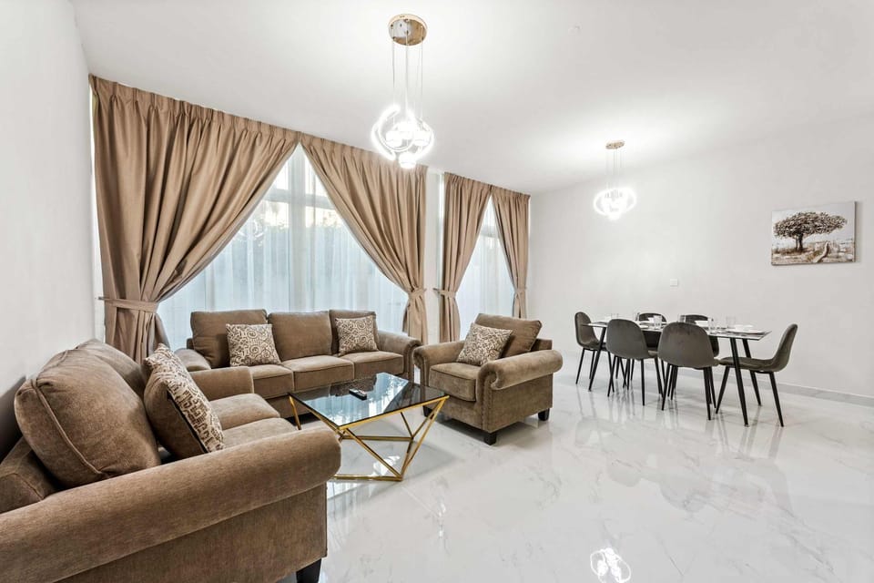 Free housekeeping visits during your stay - StayShort - Family Villa for 6 with Waterpark Access House in Dubai