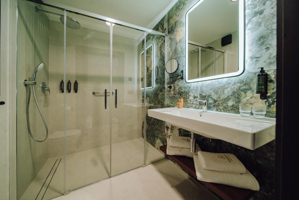 Shower, Bathroom