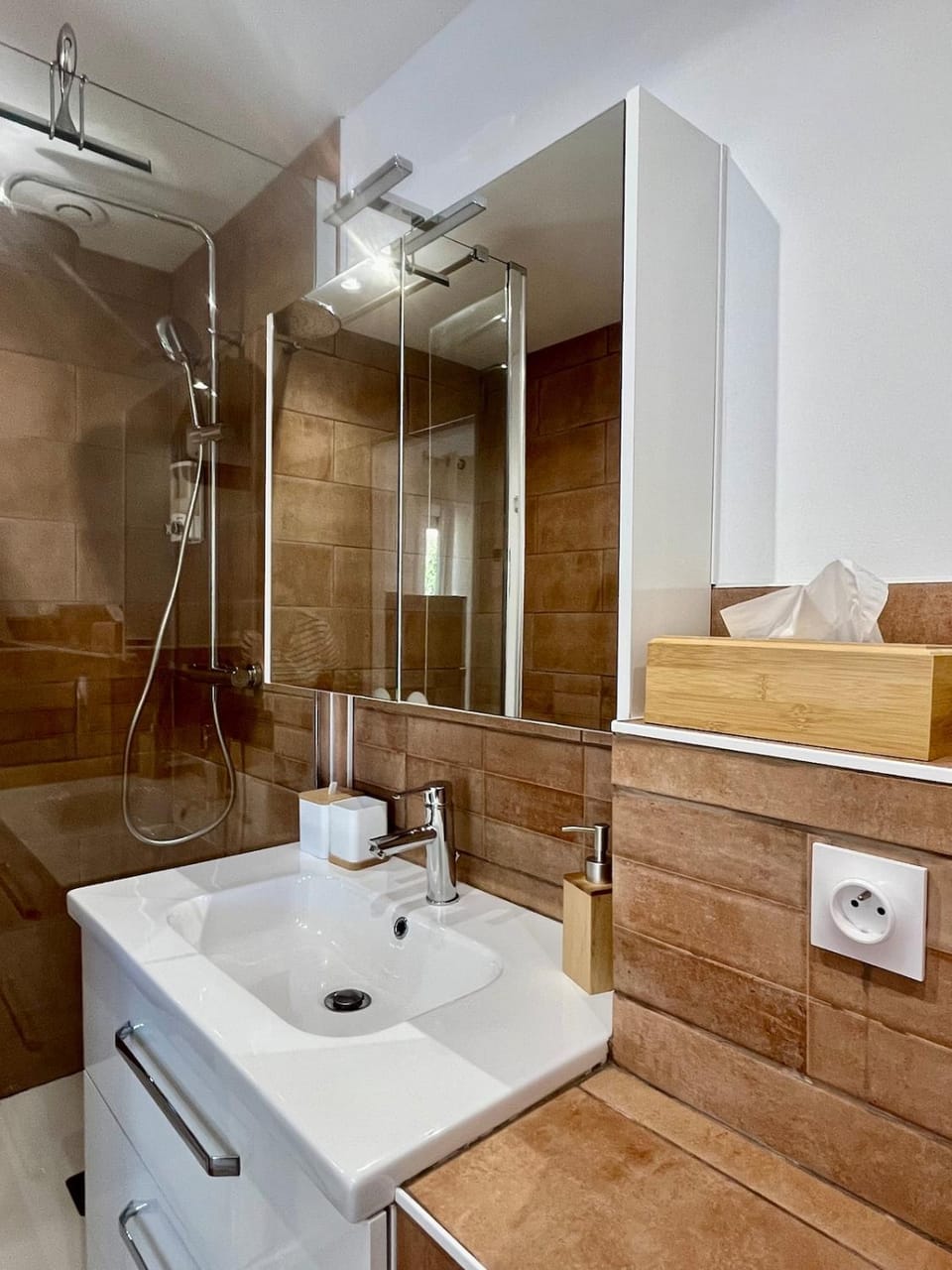 Shower, Bathroom