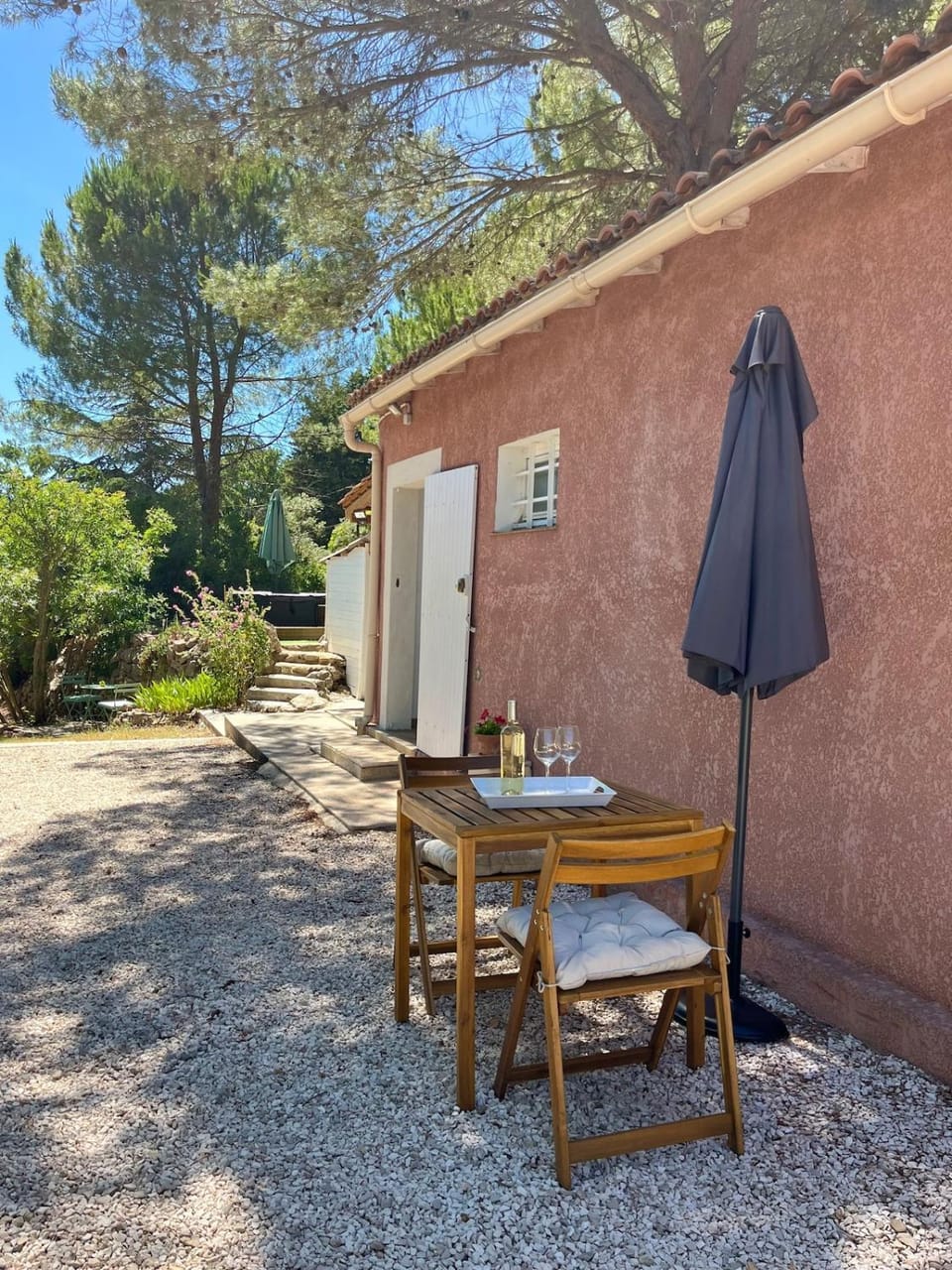 Property building, Patio, Spring, Day, Dining area