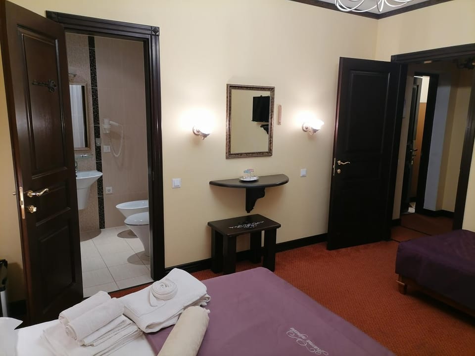 Bed, Bathroom, Photo of the whole room, Bedroom, towels, wardrobe