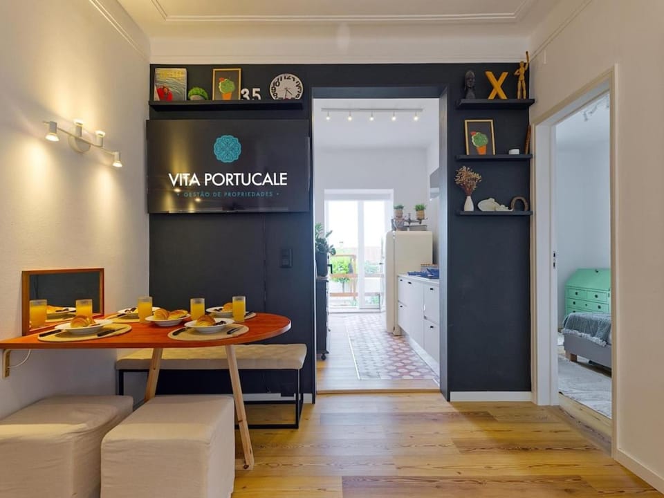 Vita Portucale ! Almada Terrace Apartment in Lisbon District