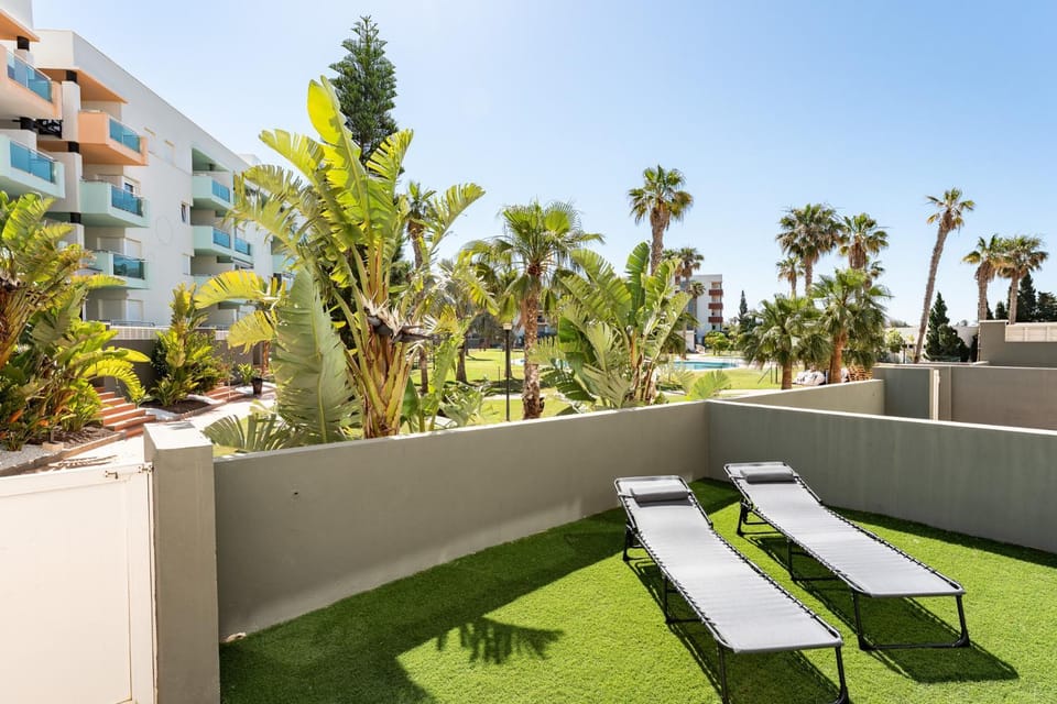Patio, Day, Natural landscape, Garden, Balcony/Terrace, Garden view, Pool view, Swimming pool, sunbed
