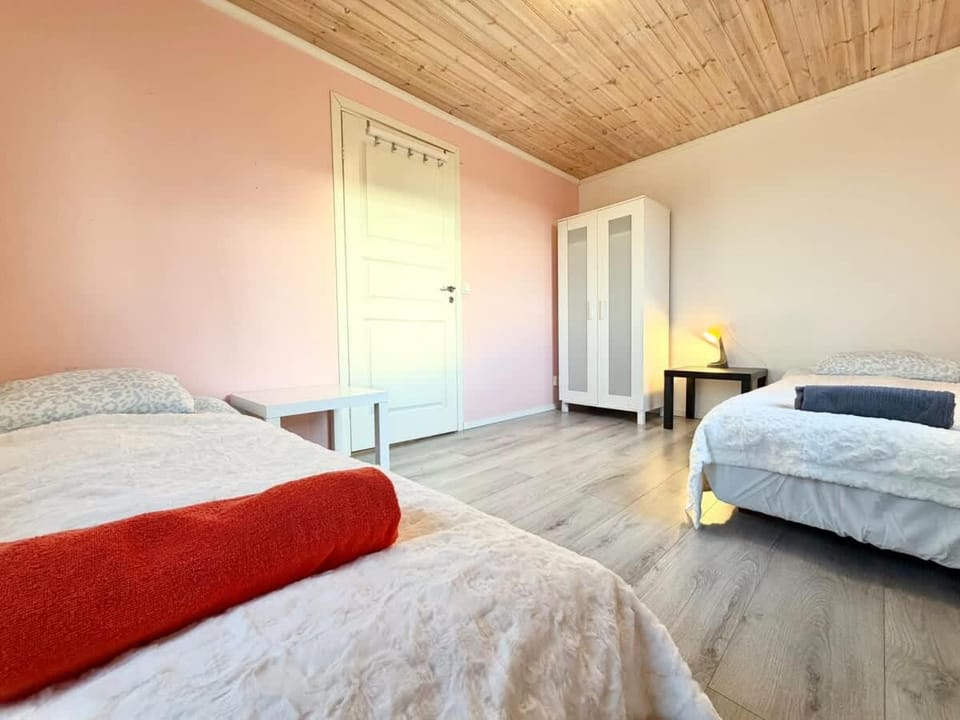 Comfortable Villa For 4 Workers & Travelers With Free Parking Near Volvo House in Gothenburg