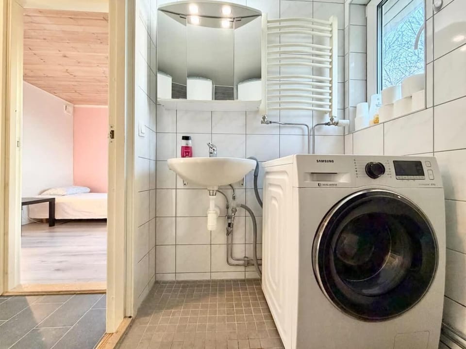 Comfortable Villa For 4 Workers & Travelers With Free Parking Near Volvo House in Gothenburg