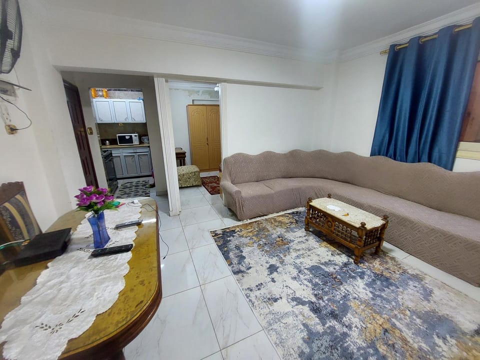 شقة135م 4 غرف شارع 45 الرئيسى ميامى 11 Apartment in Alexandria