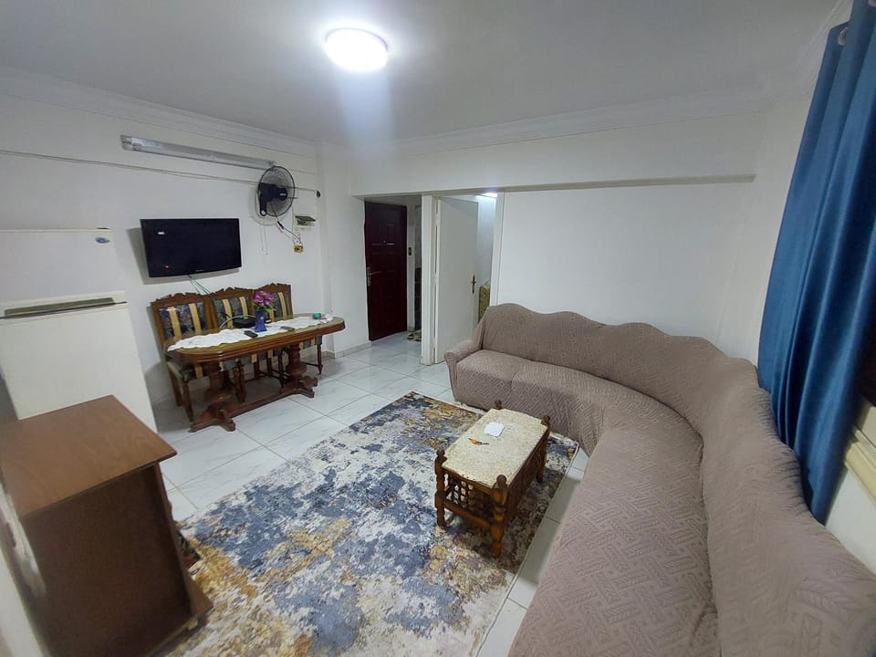 شقة135م 4 غرف شارع 45 الرئيسى ميامى 11 Apartment in Alexandria