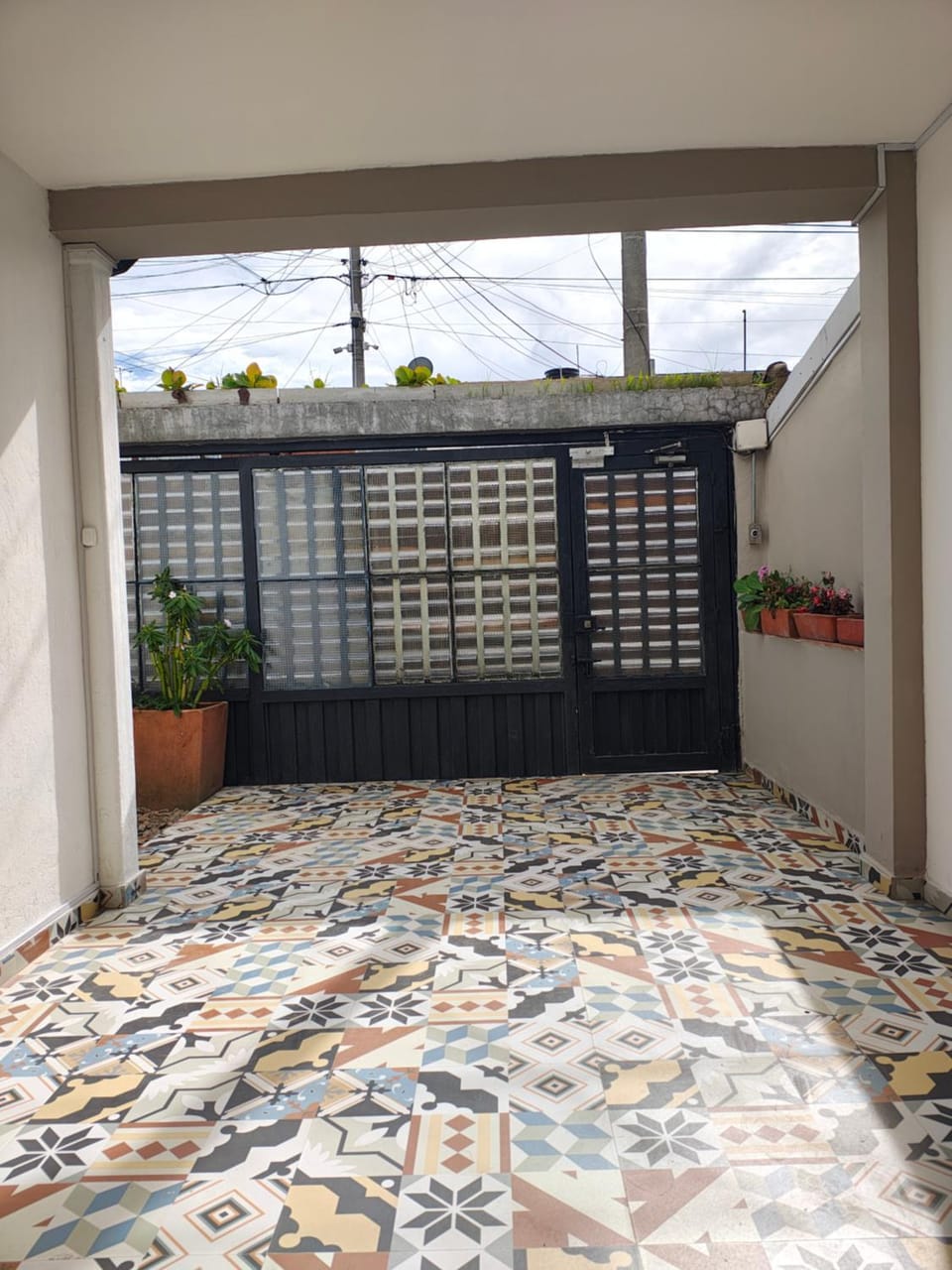 Facade/entrance