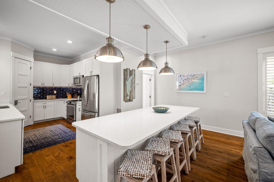 Kitchen or kitchenette, Seating area, kitchen