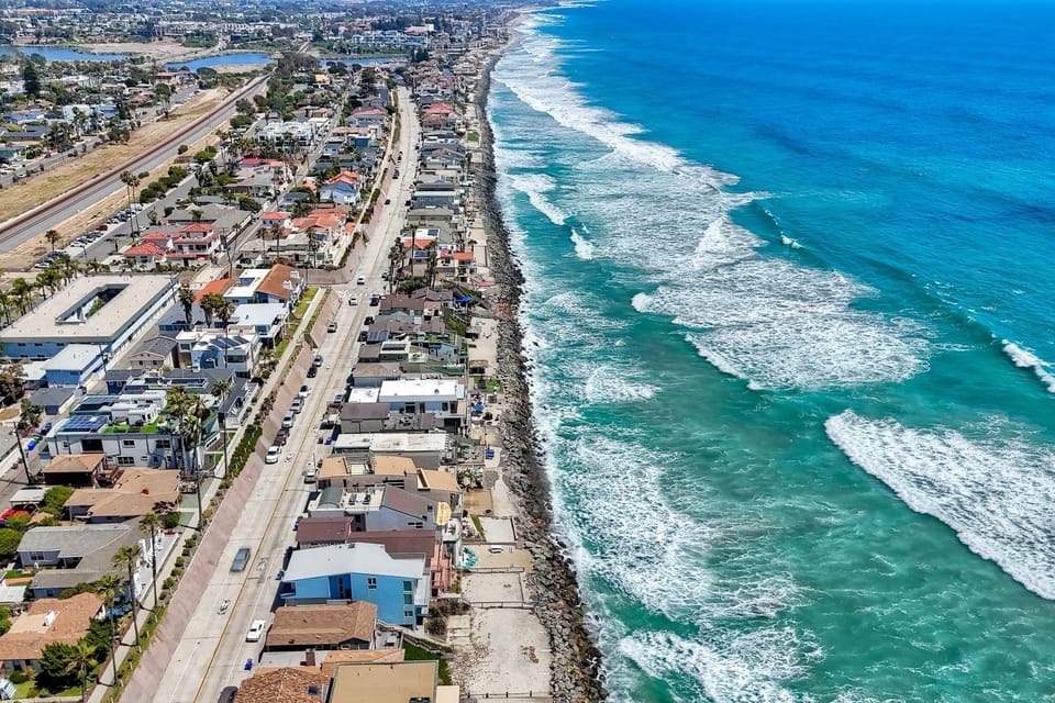 The Cottage By The Sea, Oceanfront Patio, Palapa, Fire Pit, BBQ, Private Beach House in Oceanside