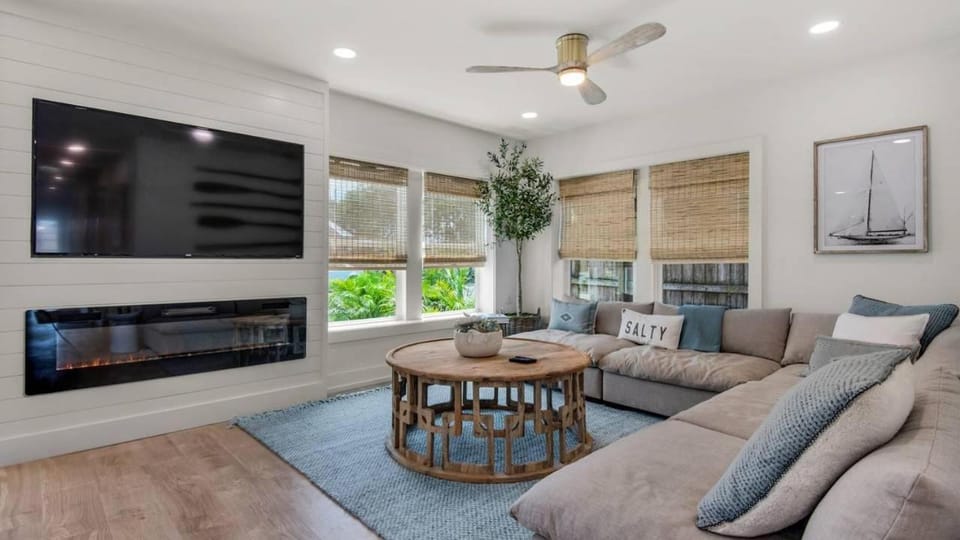A Salty Cru House in Sunnyside