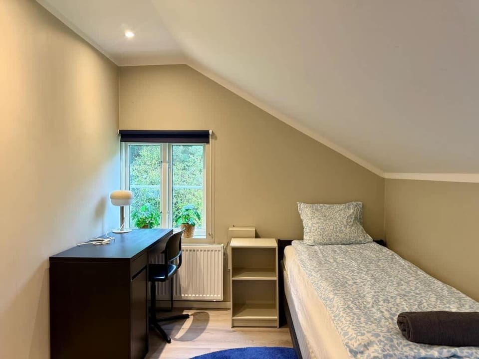 10 Bedroom Workers Villa With Free Parking House in Gothenburg