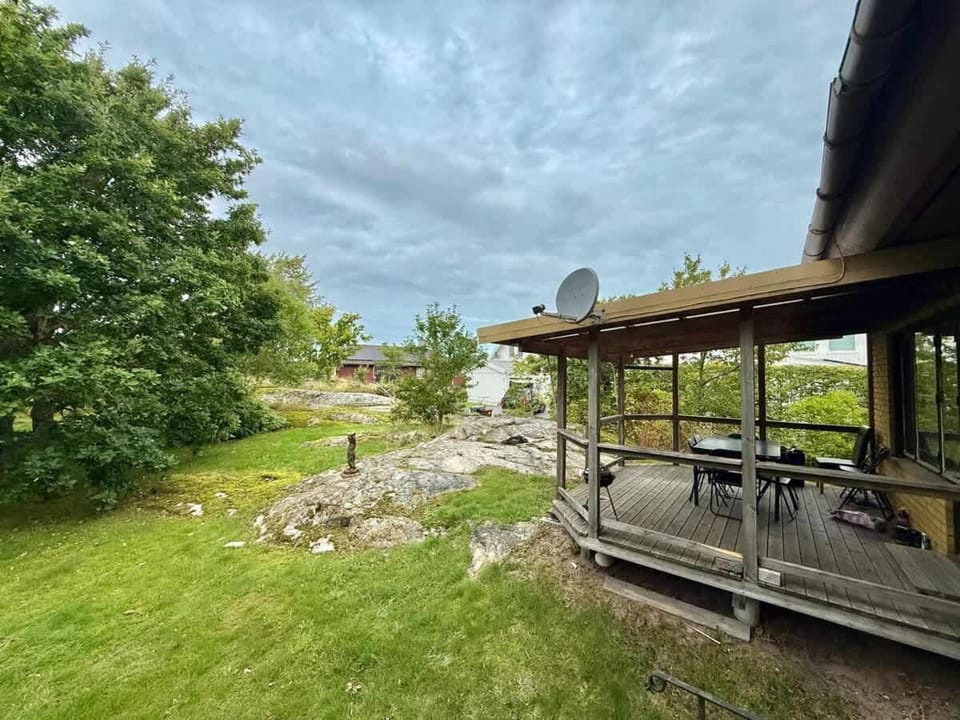 3 Bedroom Workers Villa Near For 6 People Near Volvo With Free Parking House in Gothenburg