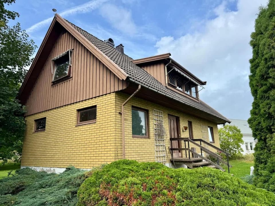 3 Bedroom Workers Villa Near For 6 People Near Volvo With Free Parking House in Gothenburg
