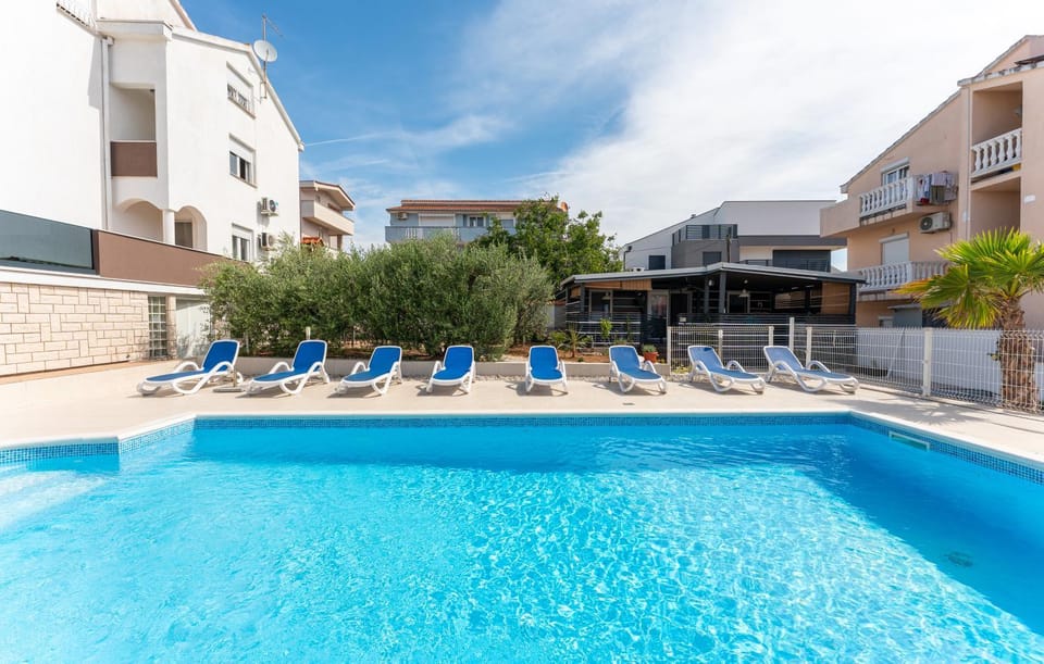 Balcony/Terrace, Swimming pool