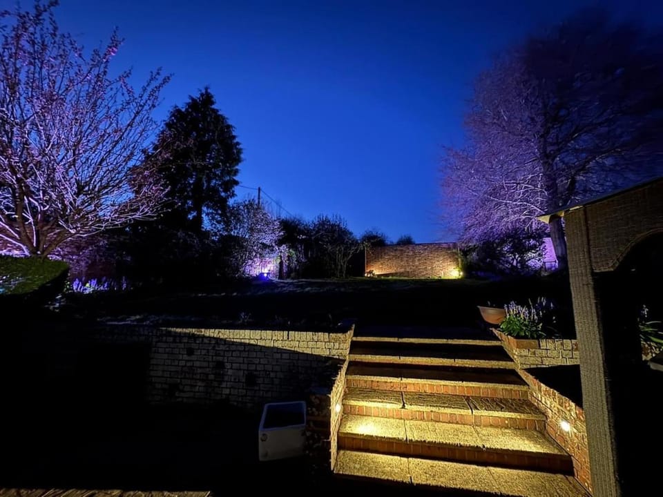 Bramdean Cottage, Grade II listed hideaway House in England