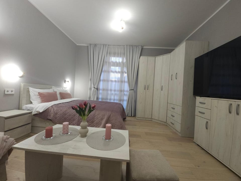 TV and multimedia, Photo of the whole room, Bedroom