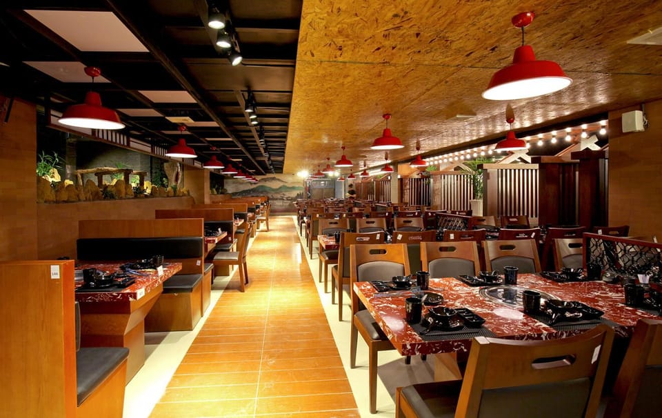 Restaurant/places to eat, BBQ facilities, Banquet/Function facilities