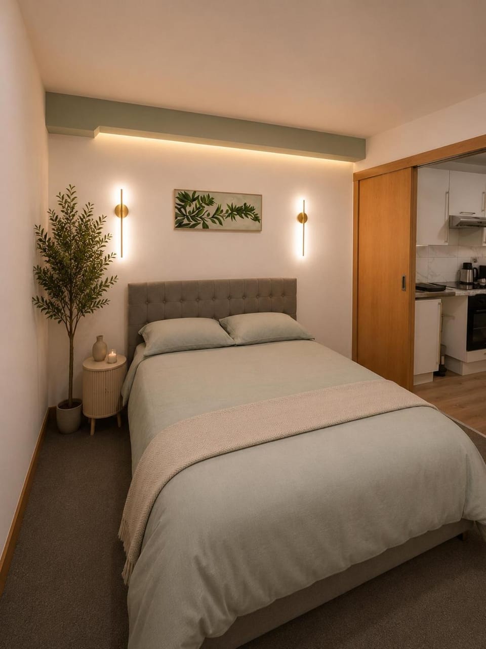 Bed, Kitchen or kitchenette, Photo of the whole room, Decorative detail, Bedroom