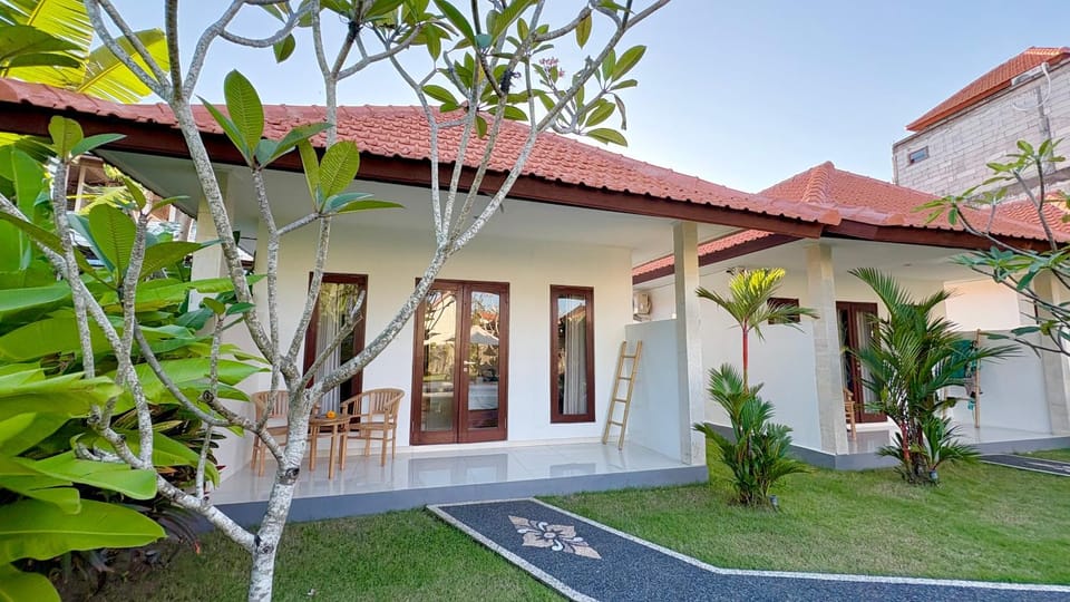 Property building, Day, Garden, Garden view