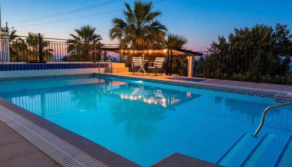 Property building, Pool view, Swimming pool, sunbed