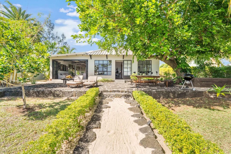 Property building, Patio, Garden, Garden view