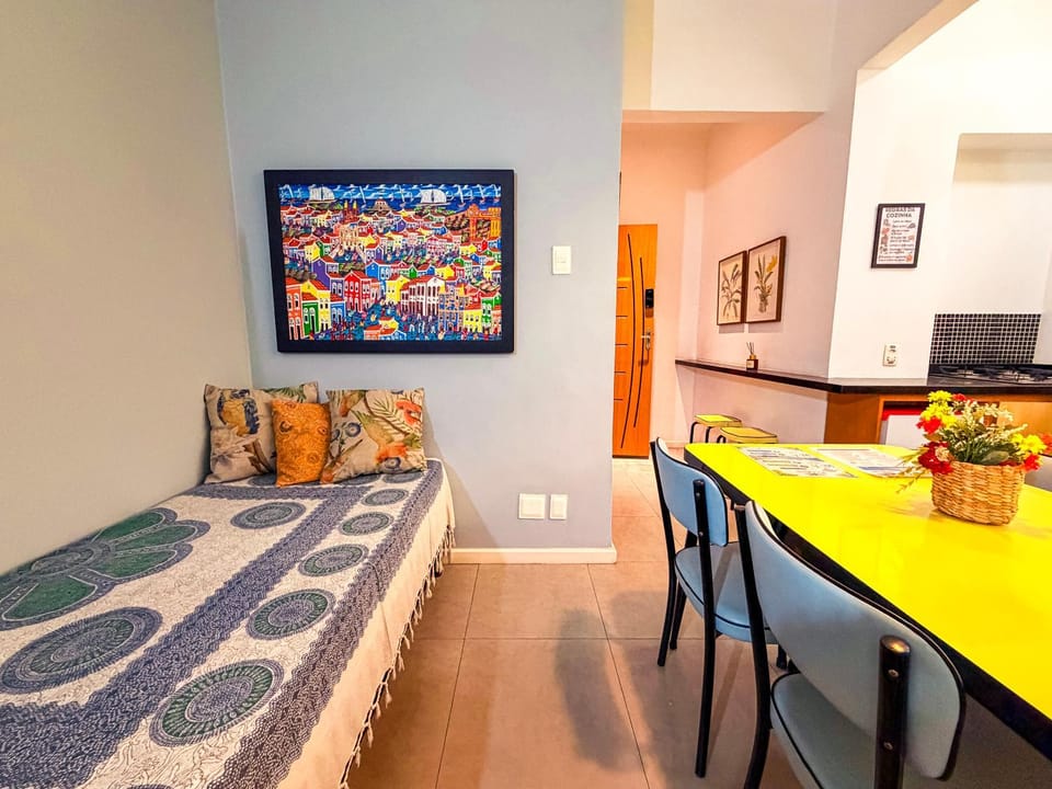 Bed, Living room