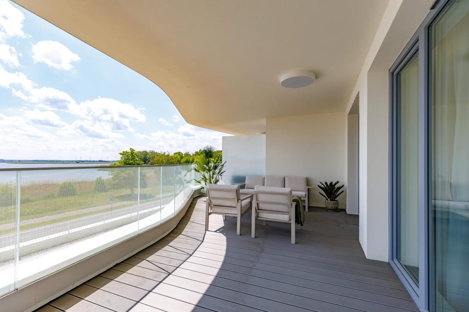 Natural landscape, Balcony/Terrace, Seating area