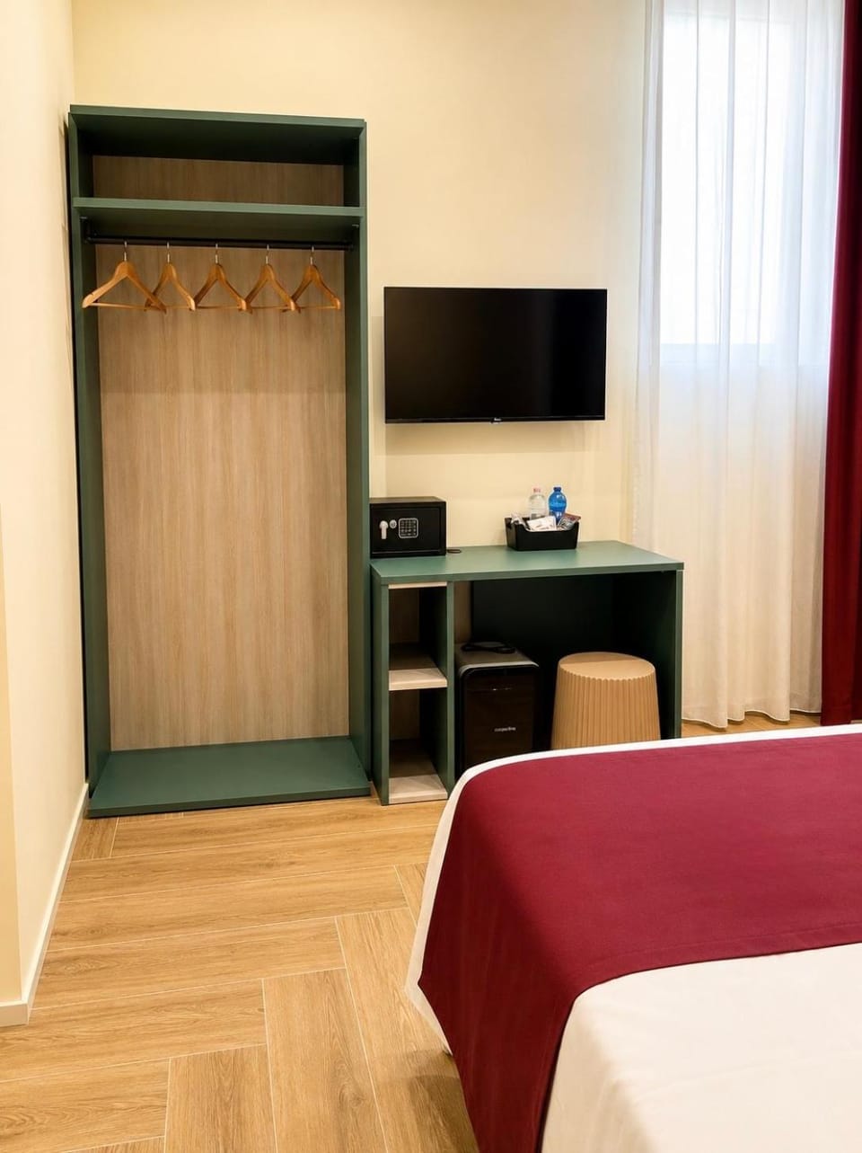 TV and multimedia, Photo of the whole room