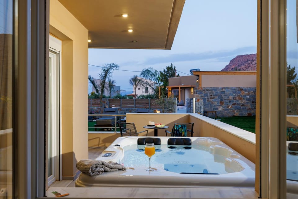 Day, Hot Tub, Balcony/Terrace