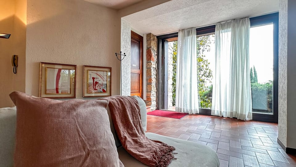 Seating area, Garden view