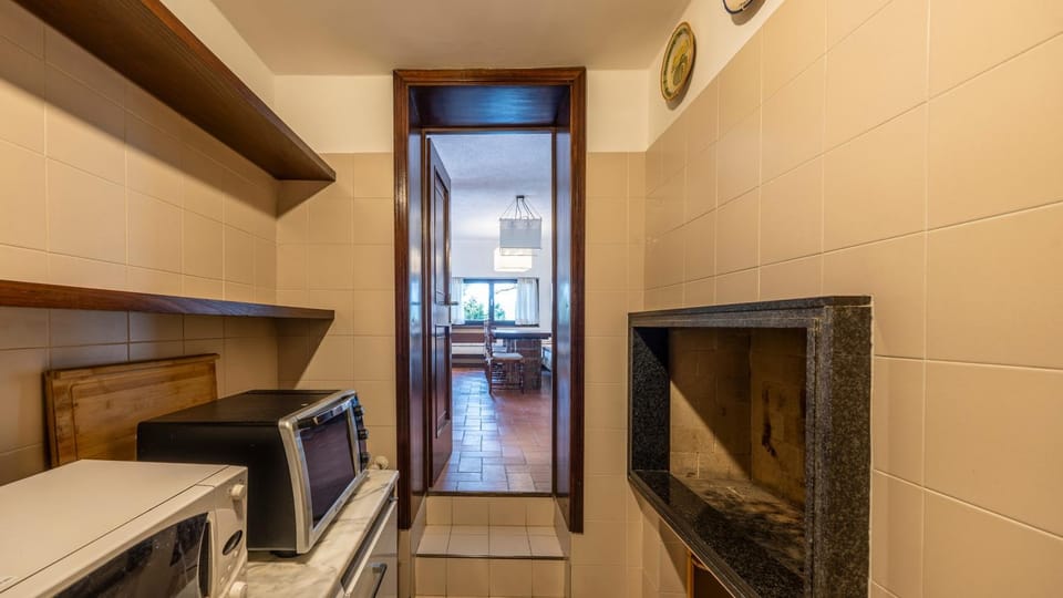 Coffee/tea facilities, Kitchen or kitchenette, microwave, oven