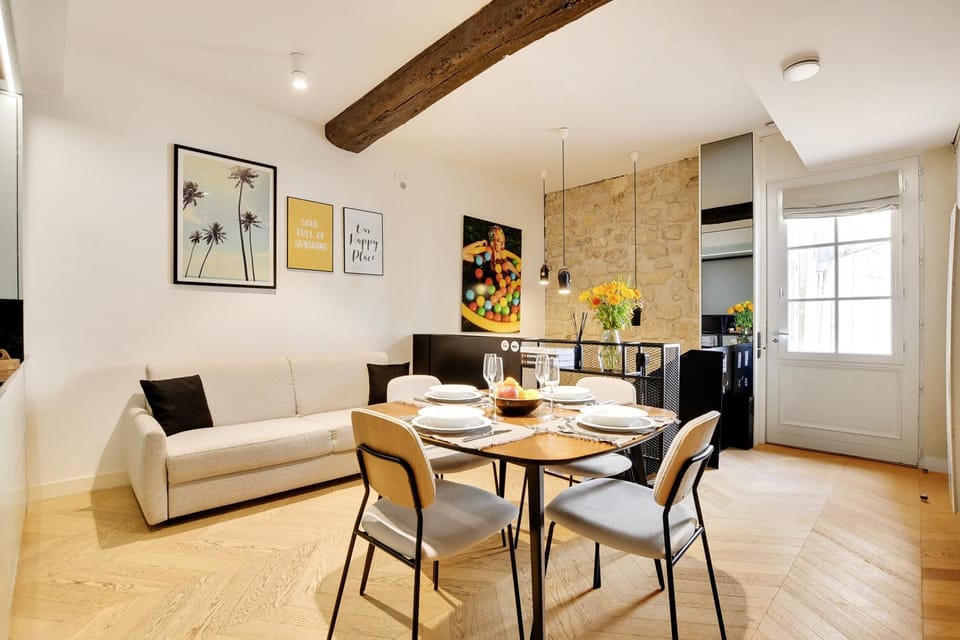 Lavie Maion Prestige Near Place des Vosges Apartment in Paris