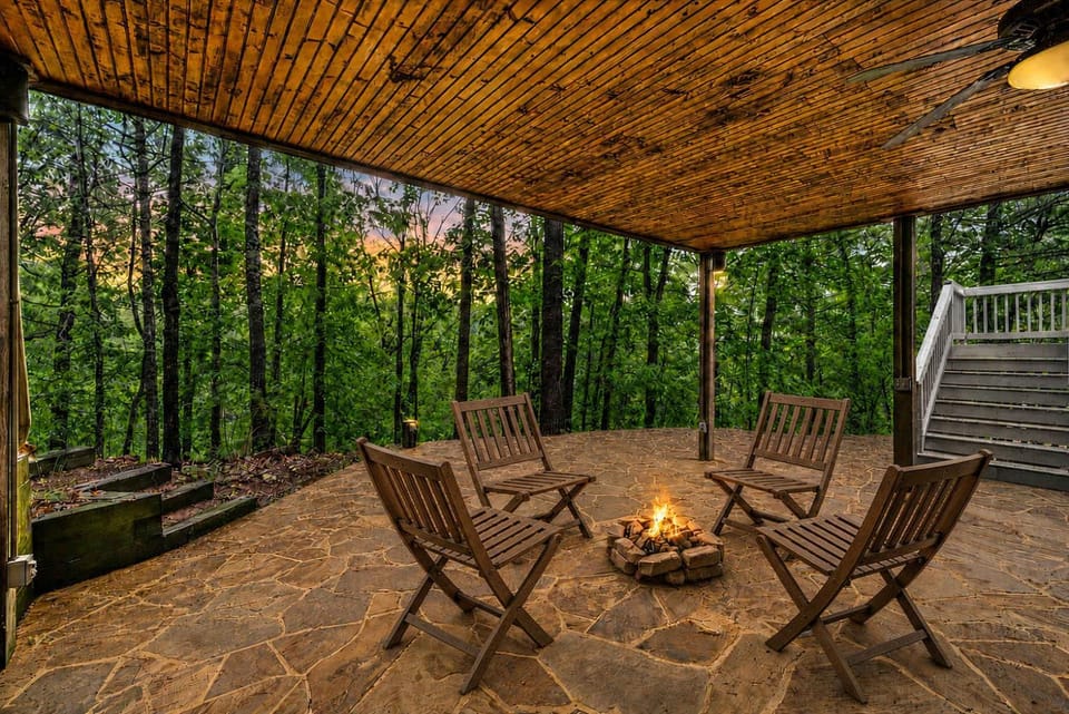 Spacious Cabin Near Bryce & Lake Laura Cabin in Basye