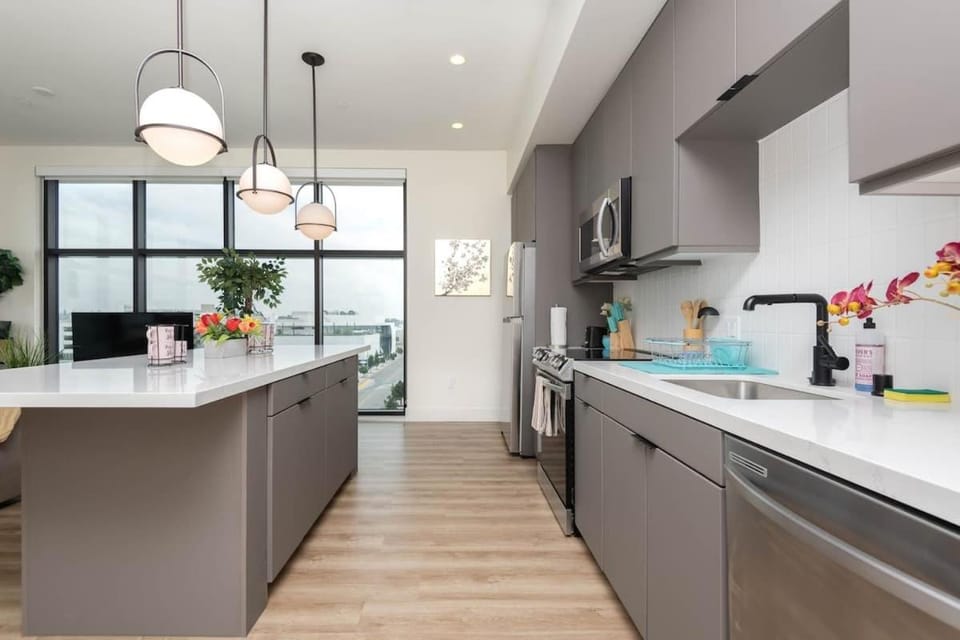 Gameday & Concerts Lux 3Bed right in SoFi Stadium Apartment in Inglewood
