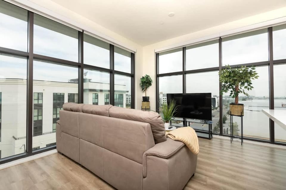 Gameday & Concerts Lux 3Bed right in SoFi Stadium Apartment in Inglewood