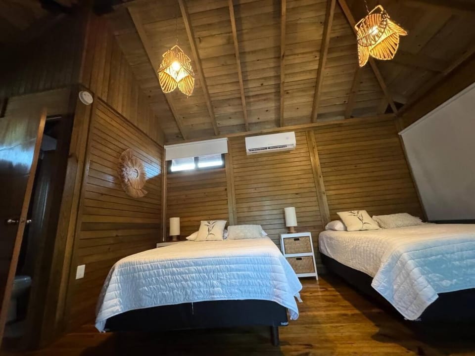Bed, Bedroom, air conditioner