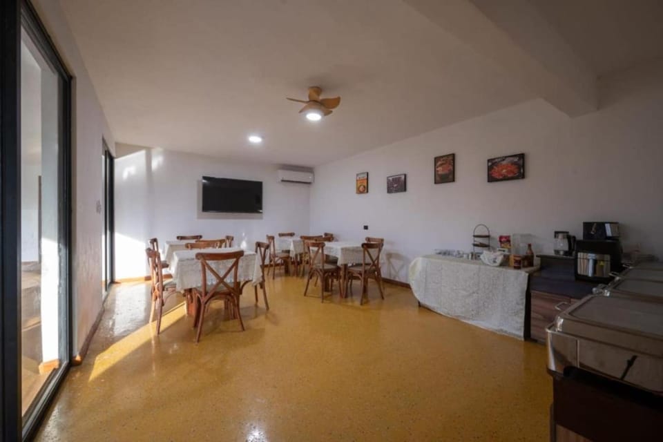 Communal lounge/ TV room, Kitchen or kitchenette, Dining area