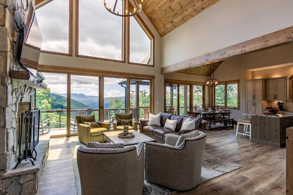 Livin' Lodge at Eagles Nest House in Beech Mountain