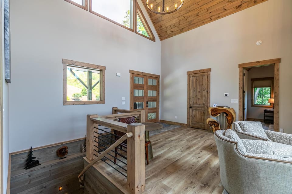 Livin' Lodge at Eagles Nest House in Beech Mountain